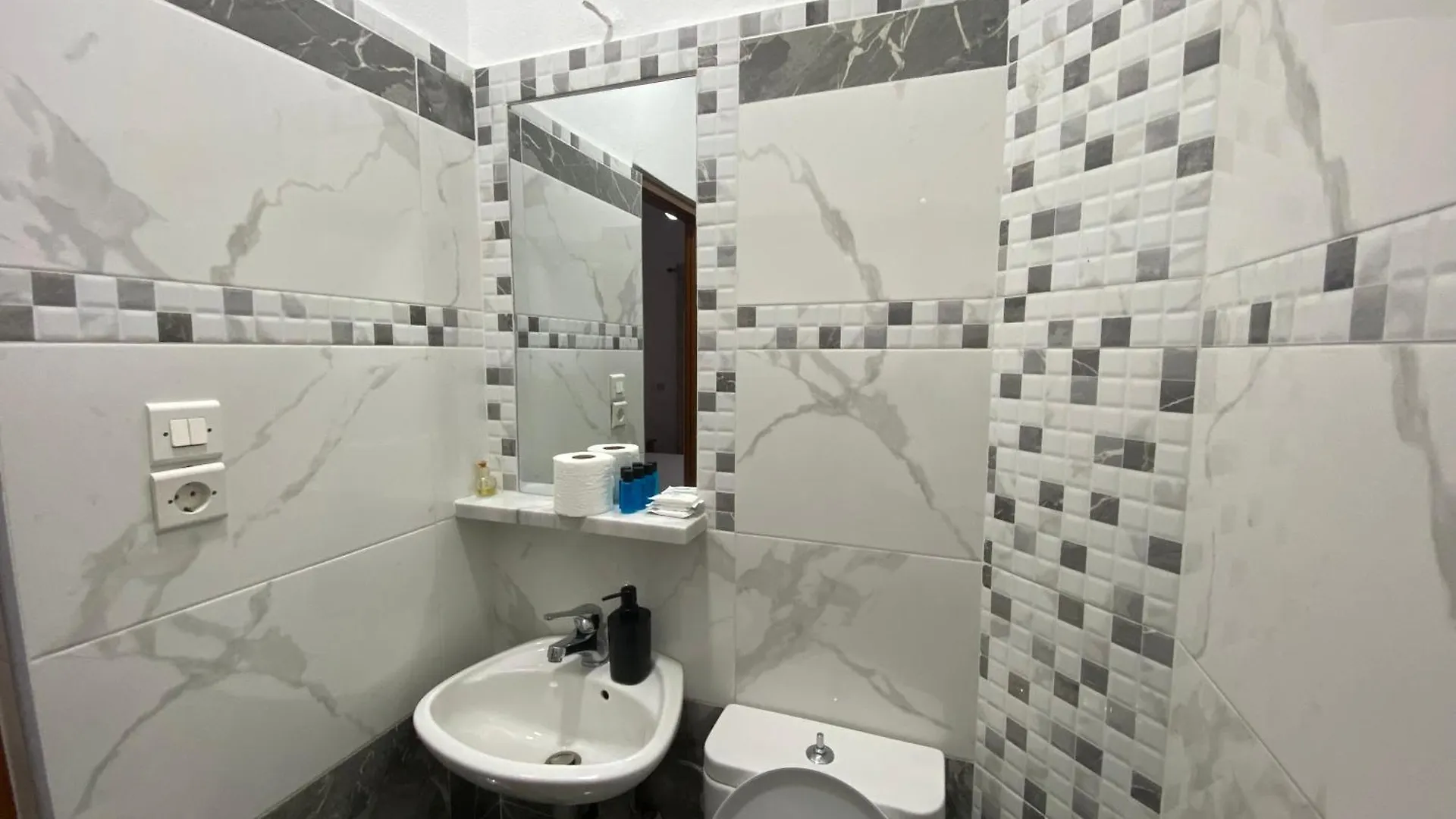 Hotel Metali Sarande Albania