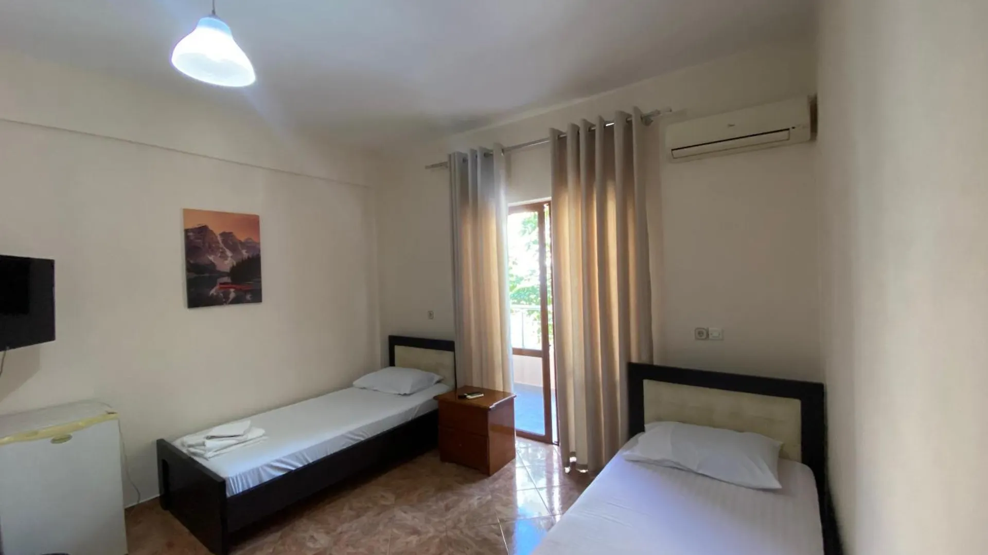 Hotel Metali Sarande 3*,