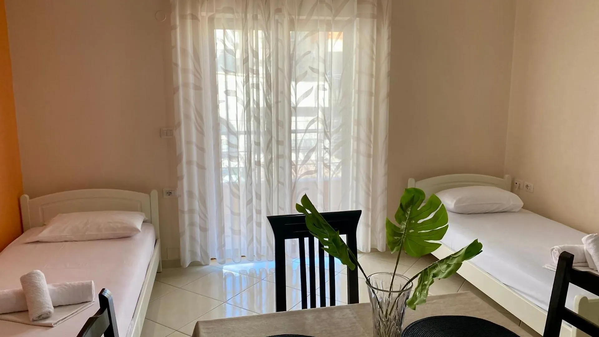 Hotel Metali Sarande 3*,
