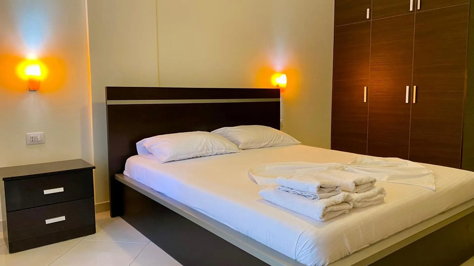 ***  Hotel Metali Sarandë Albania