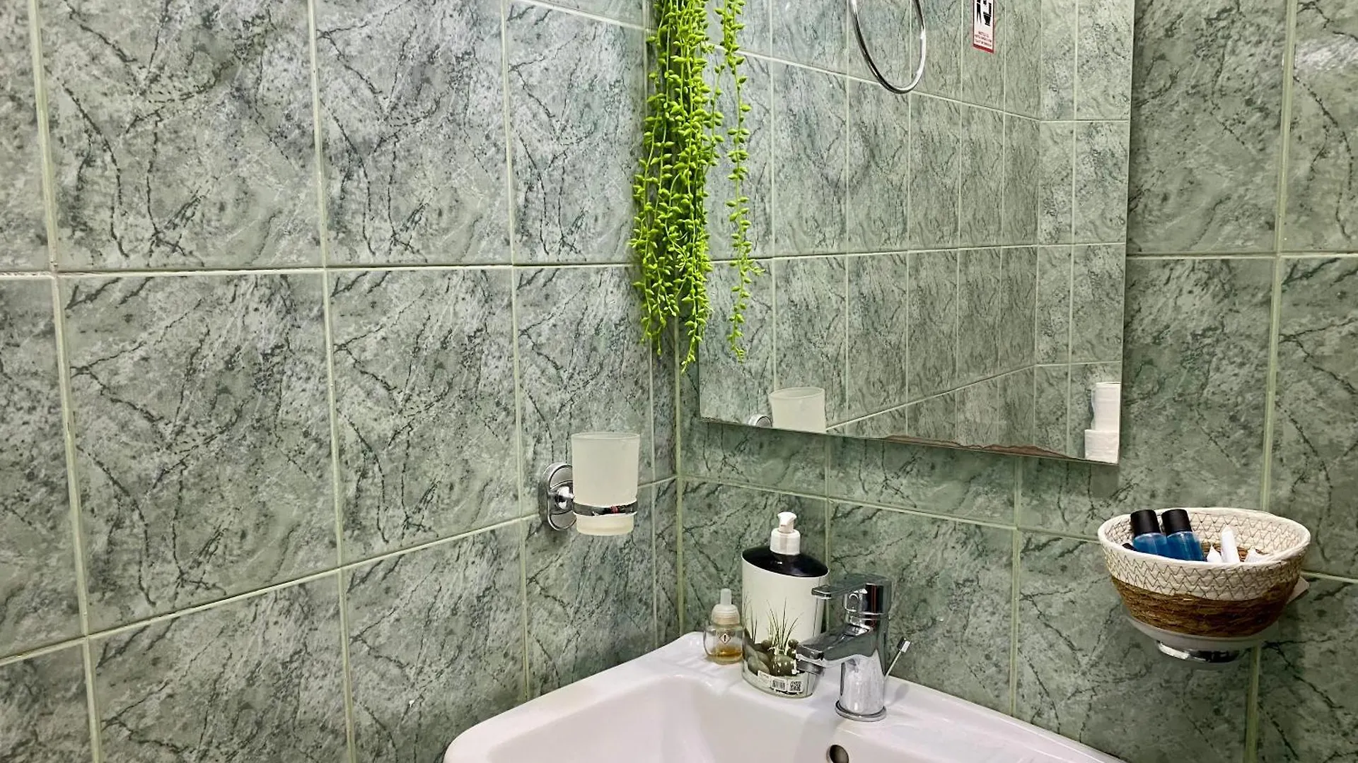 Hotel Metali Sarandë 3*,  Albania